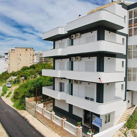 Apartments & Hotel Eleanna Sarandë Exterior foto