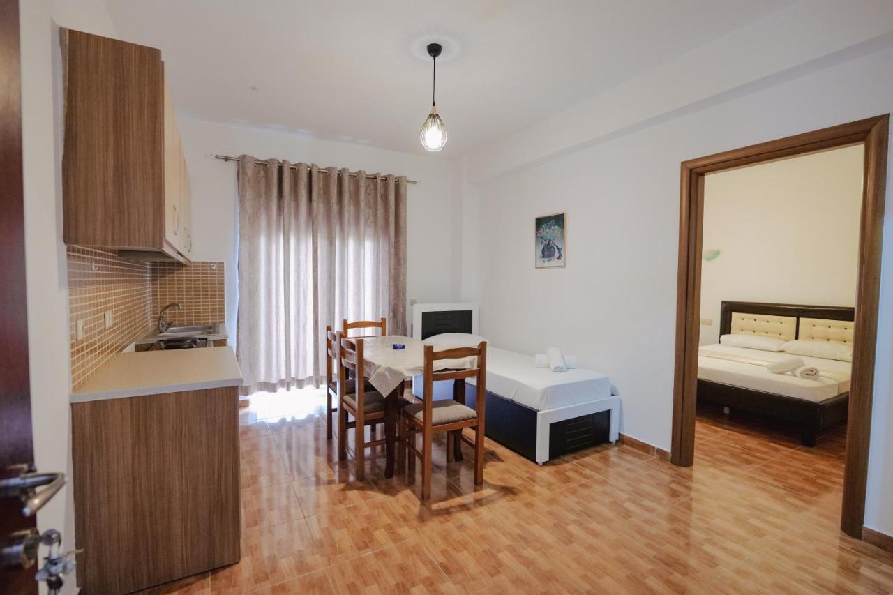 Apartments & Hotel Eleanna Sarandë Exterior foto