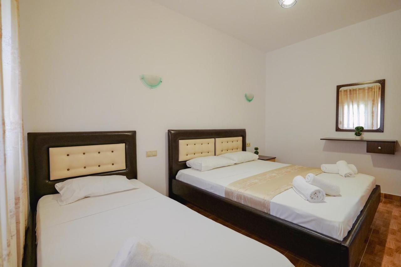 Apartments & Hotel Eleanna Sarandë Exterior foto