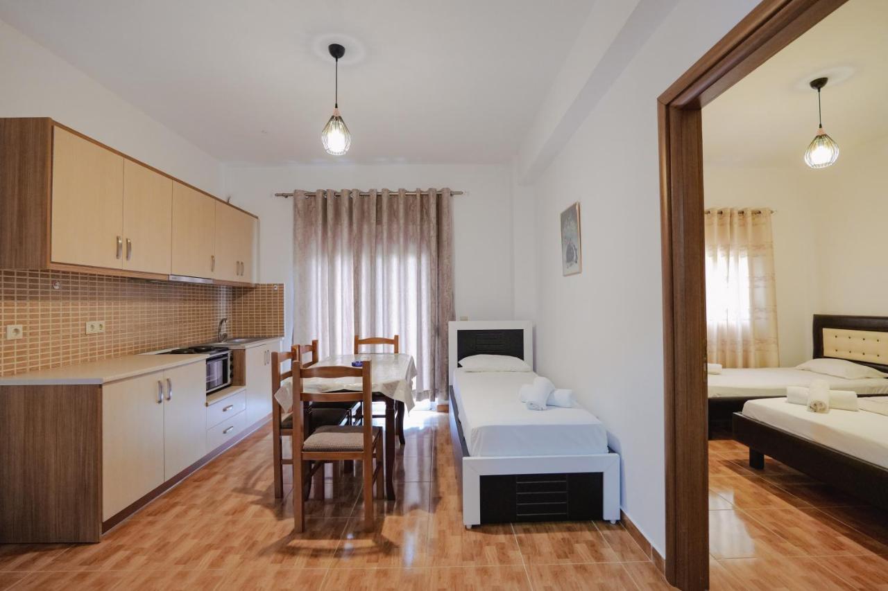 Apartments & Hotel Eleanna Sarandë Exterior foto