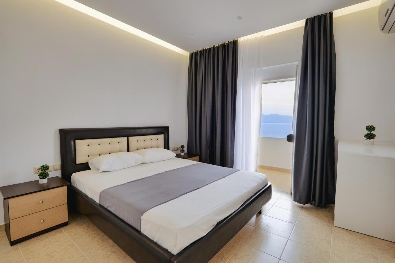 Apartments & Hotel Eleanna Sarandë Exterior foto
