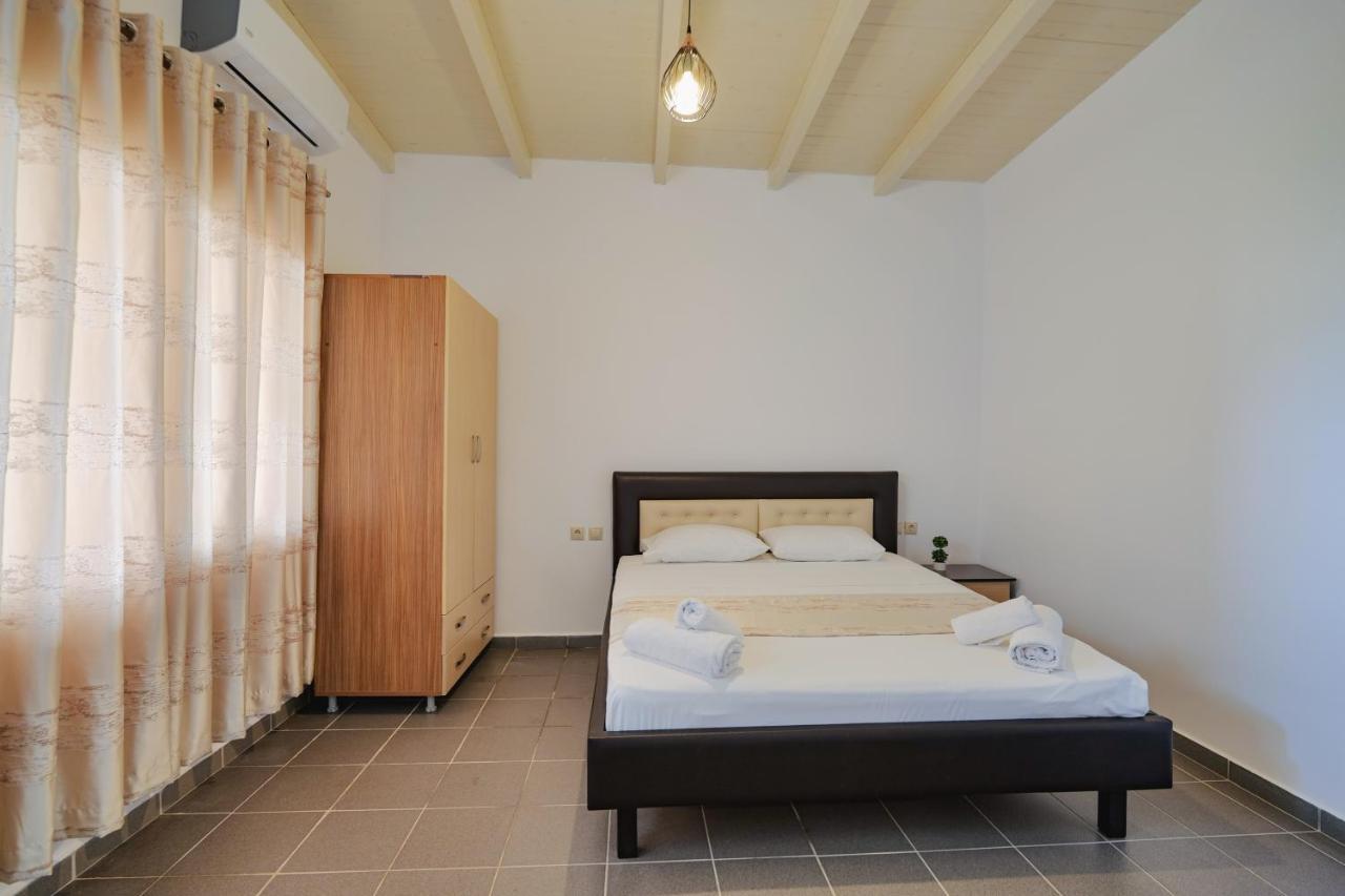 Apartments & Hotel Eleanna Sarandë Exterior foto