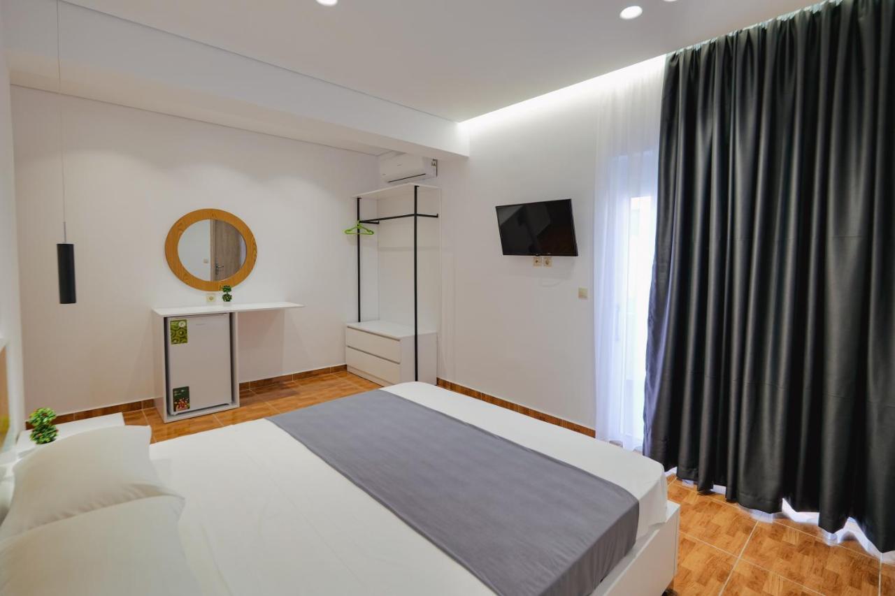 Apartments & Hotel Eleanna Sarandë Exterior foto