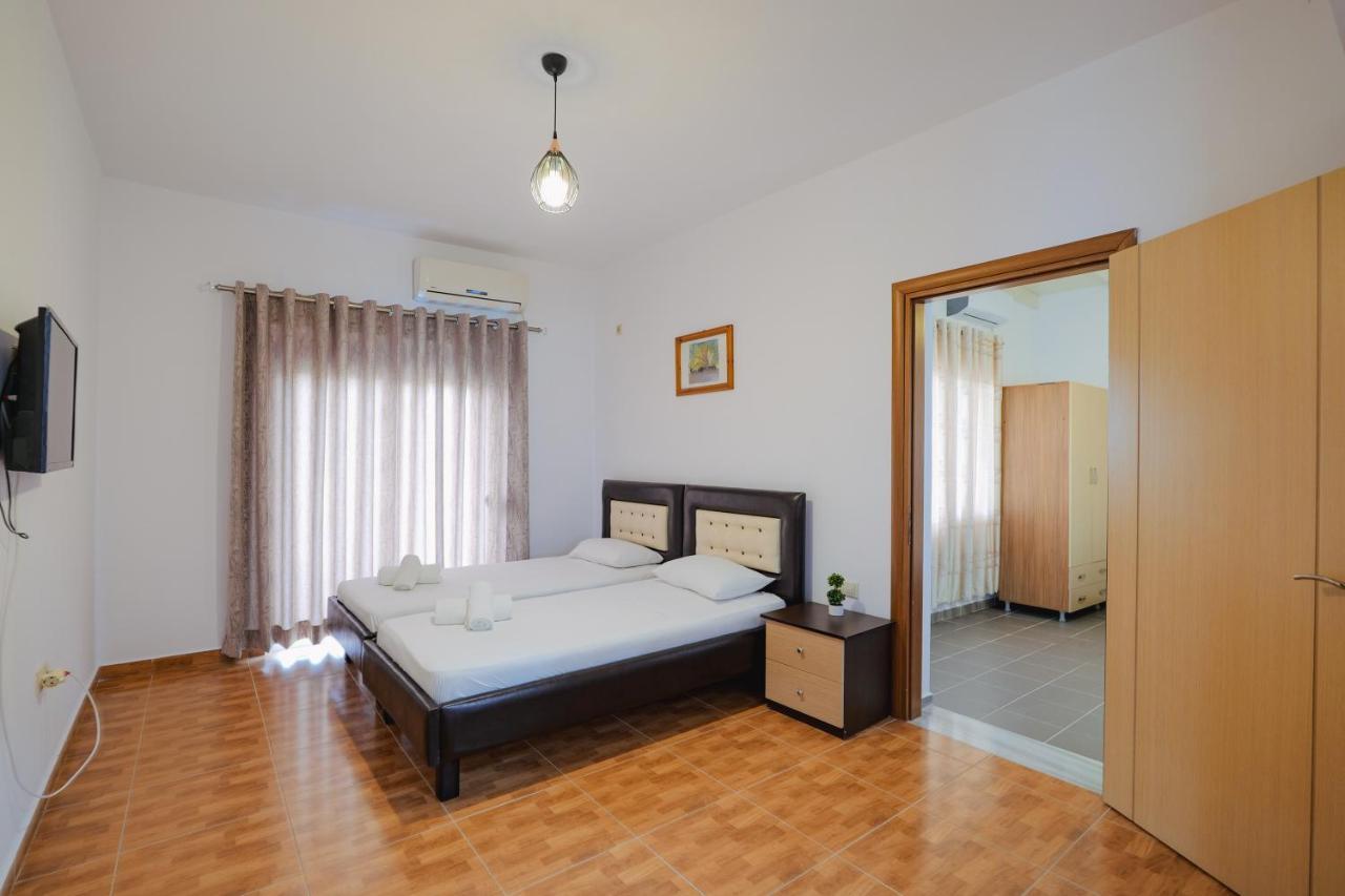 Apartments & Hotel Eleanna Sarandë Exterior foto