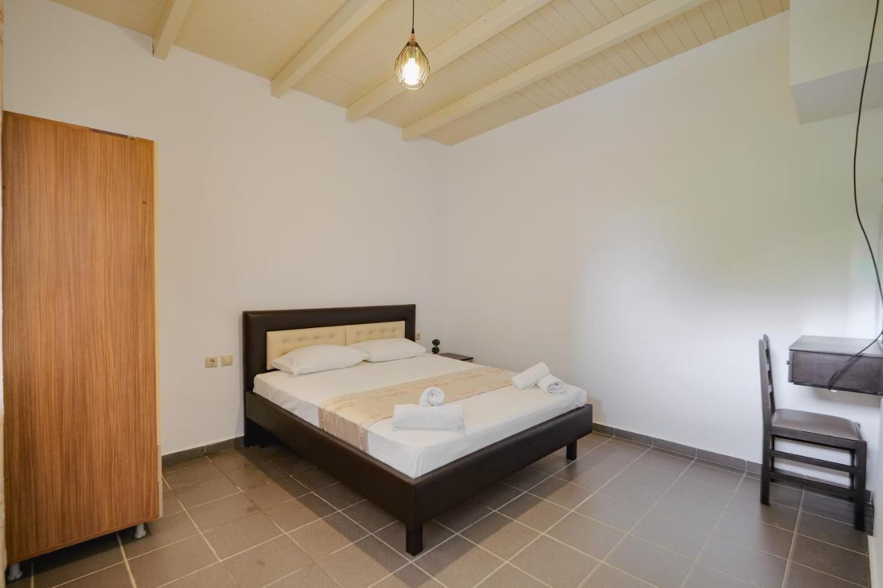 Apartments & Hotel Eleanna Sarandë Exterior foto