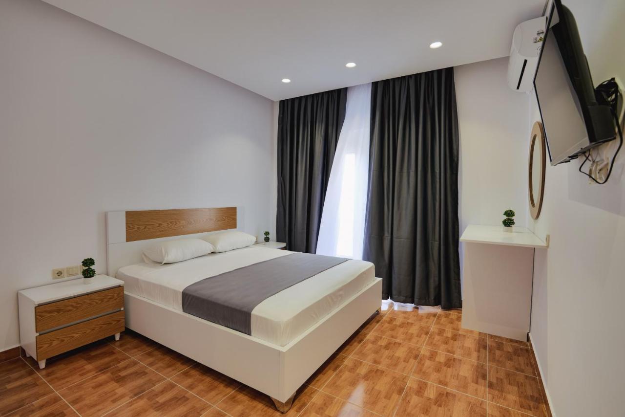 Apartments & Hotel Eleanna Sarandë Exterior foto
