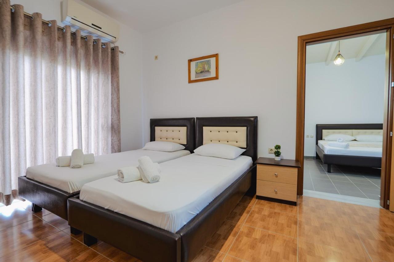 Apartments & Hotel Eleanna Sarandë Exterior foto