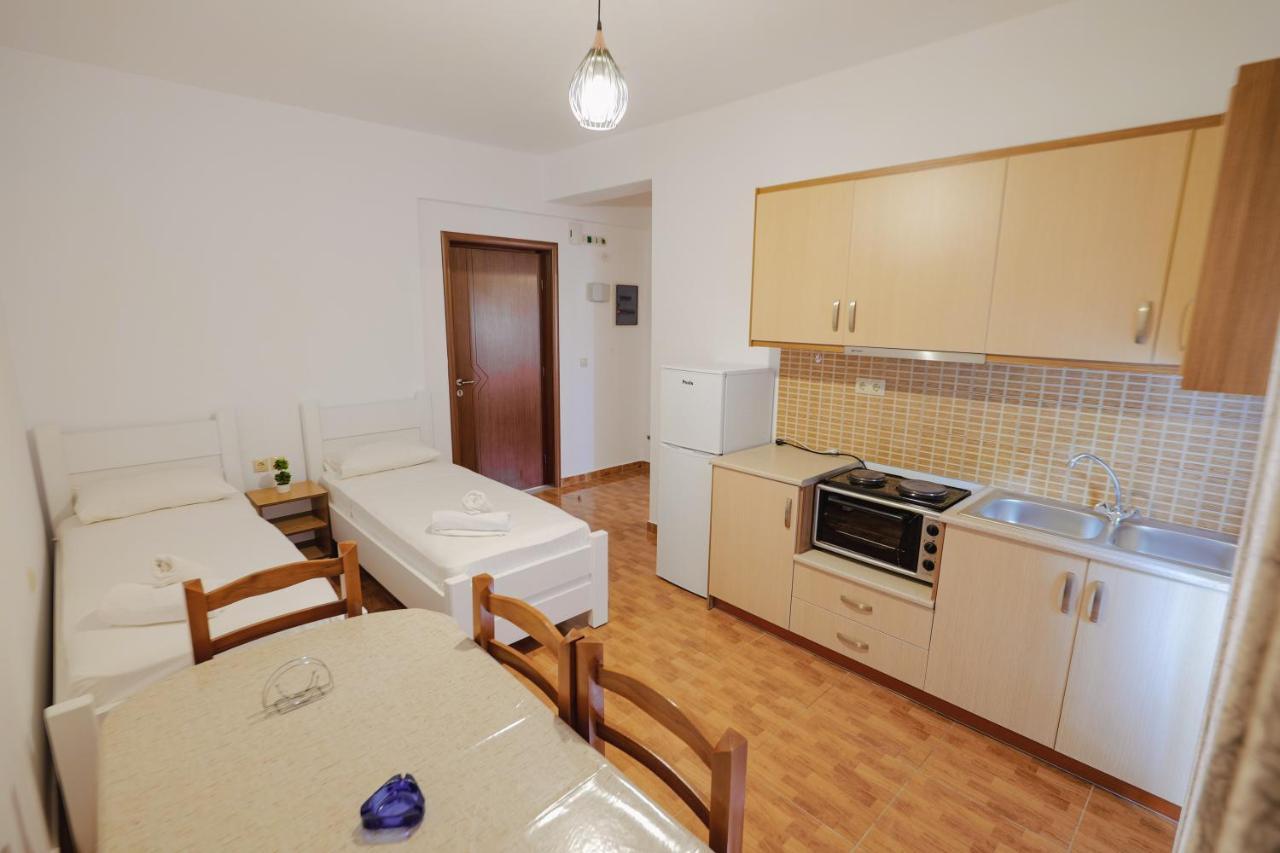 Apartments & Hotel Eleanna Sarandë Exterior foto