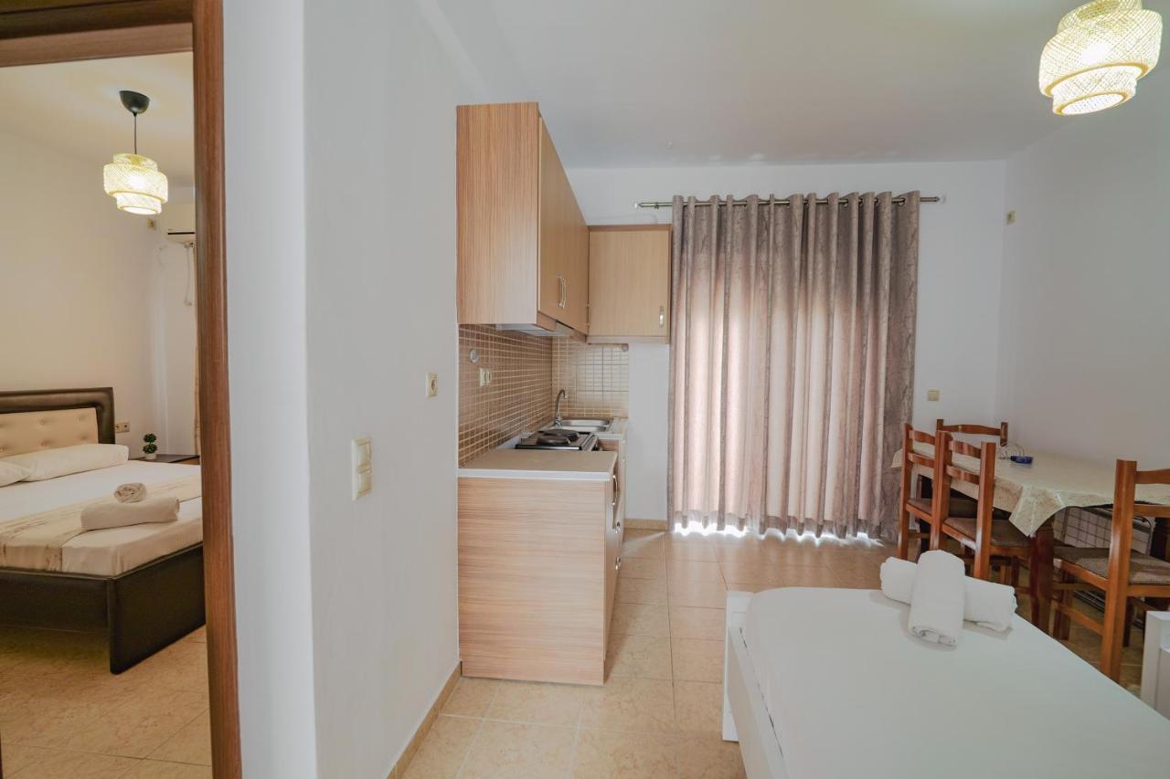 Apartments & Hotel Eleanna Sarandë Exterior foto