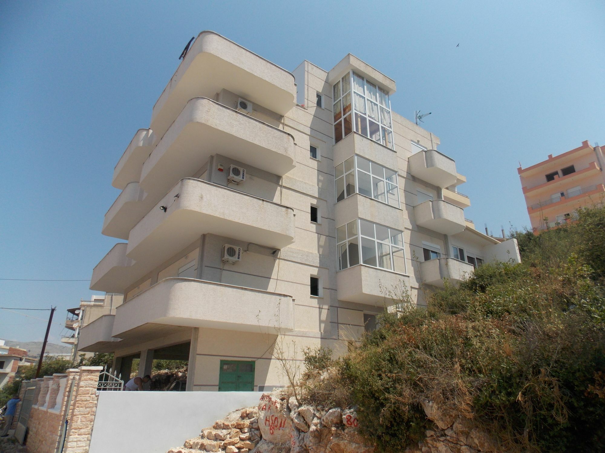 Apartments & Hotel Eleanna Sarandë Exterior foto