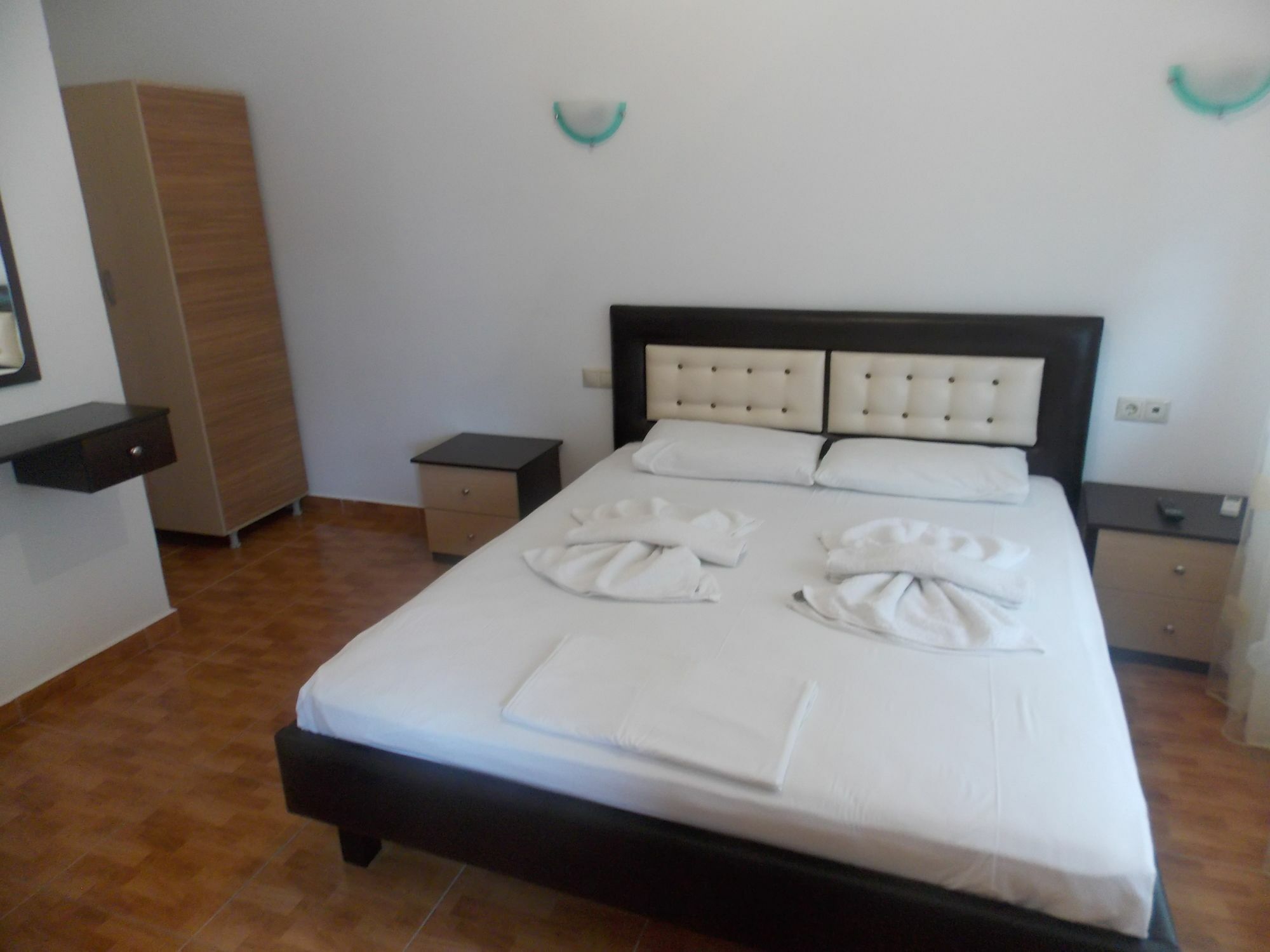 Apartments & Hotel Eleanna Sarandë Exterior foto