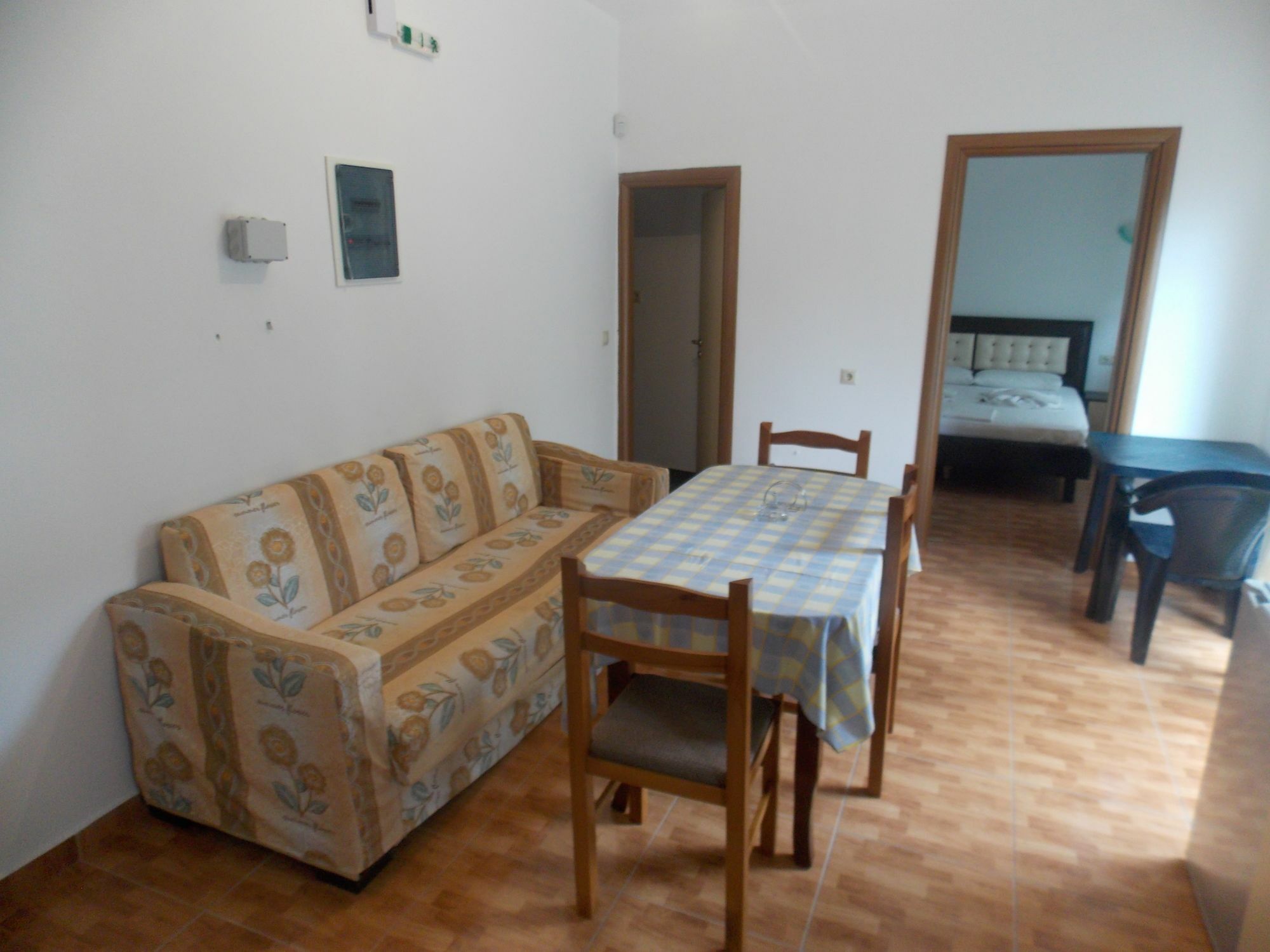 Apartments & Hotel Eleanna Sarandë Exterior foto